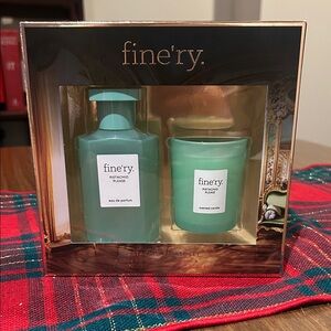 BNWT Finery Perfume set